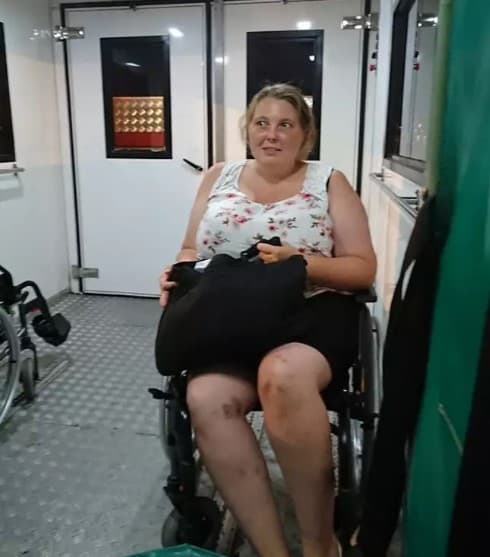 Jade Graves claims she severed an artery on a water slide in Bulgaria