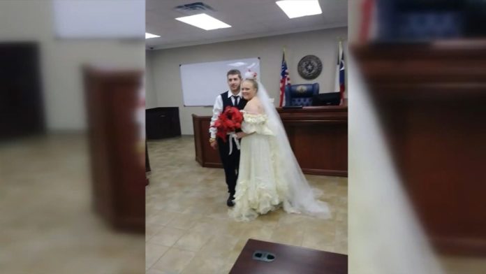 Young couple dies in collision leaving their wedding ceremony Young couple dies in collision leaving their wedding ceremony