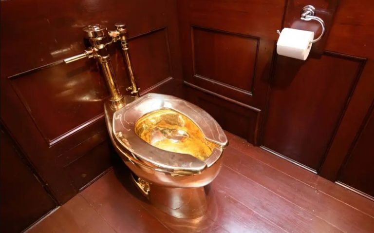 A gold toilet was stolen from British museum