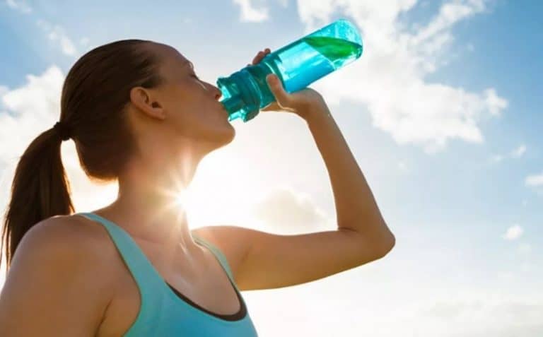 How to Drink a Gallon of Water every day