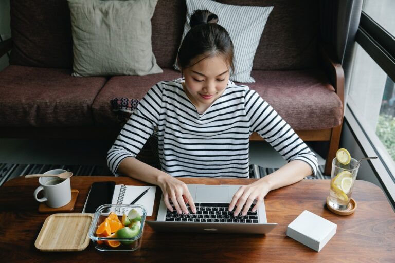 A Guide to Healthy Home Working