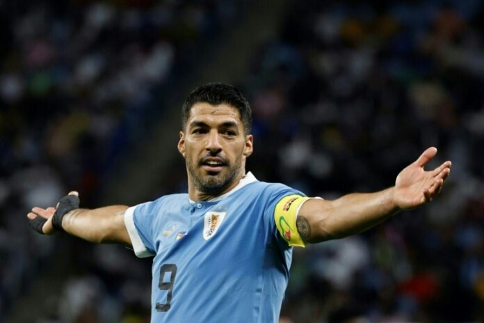 Luis Suarez signs two-year Gremio deal