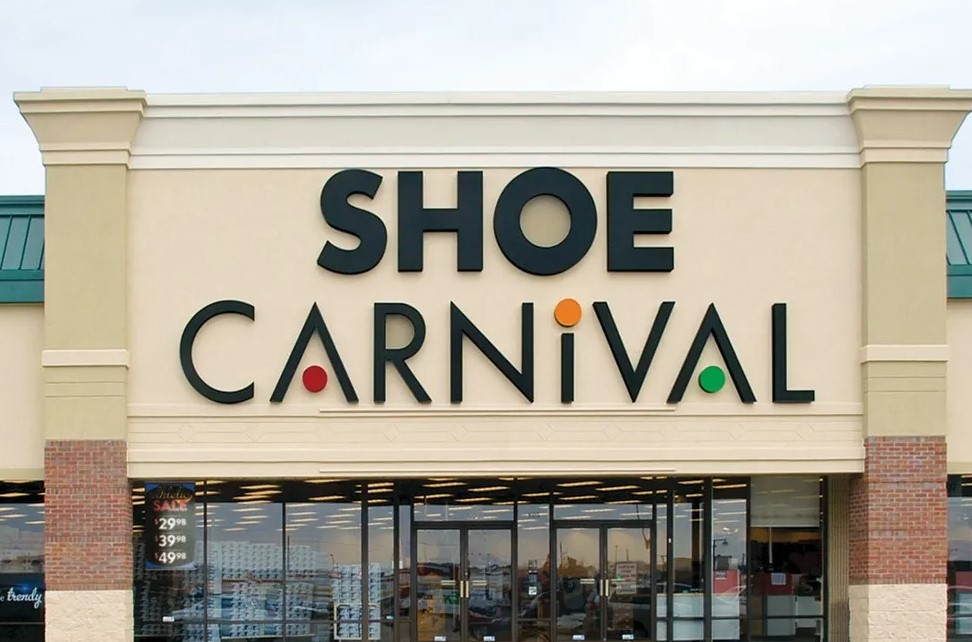 Fun, Footwear How many locations does Shoe Carnival have?